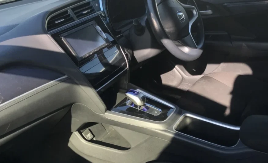 Honda FIT Shuttle Hybrid