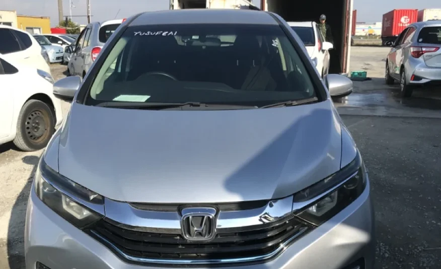 Honda FIT Shuttle Hybrid