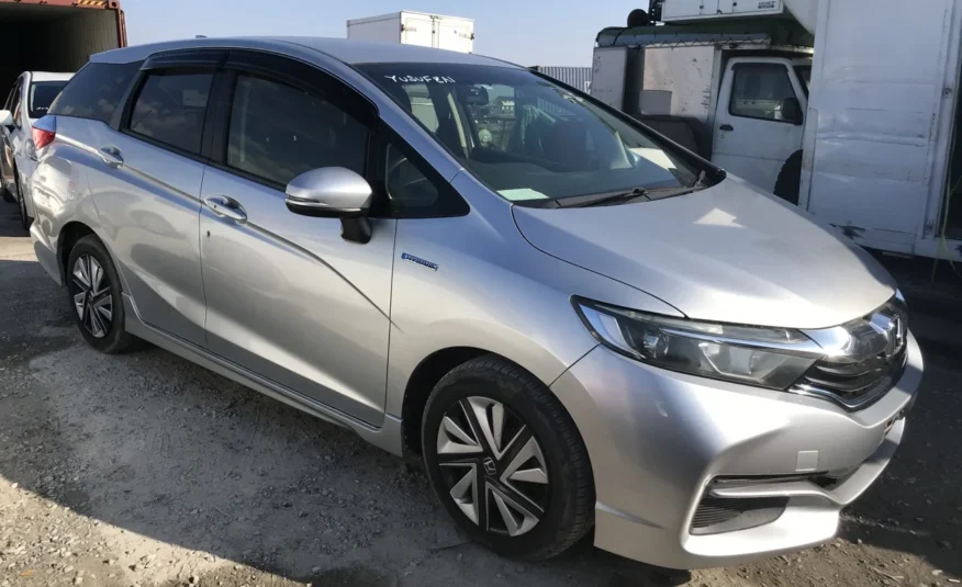 Honda FIT Shuttle Hybrid