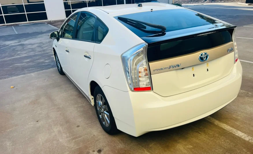 Toyota Prius PHV