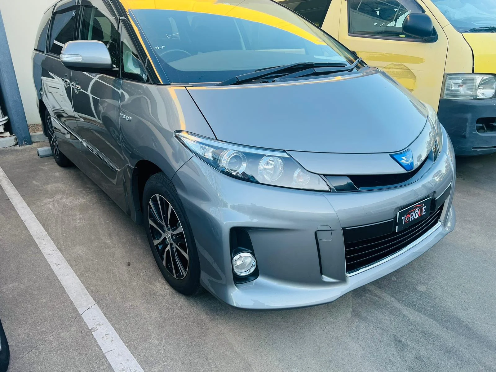 Toyota Estima Hybrid