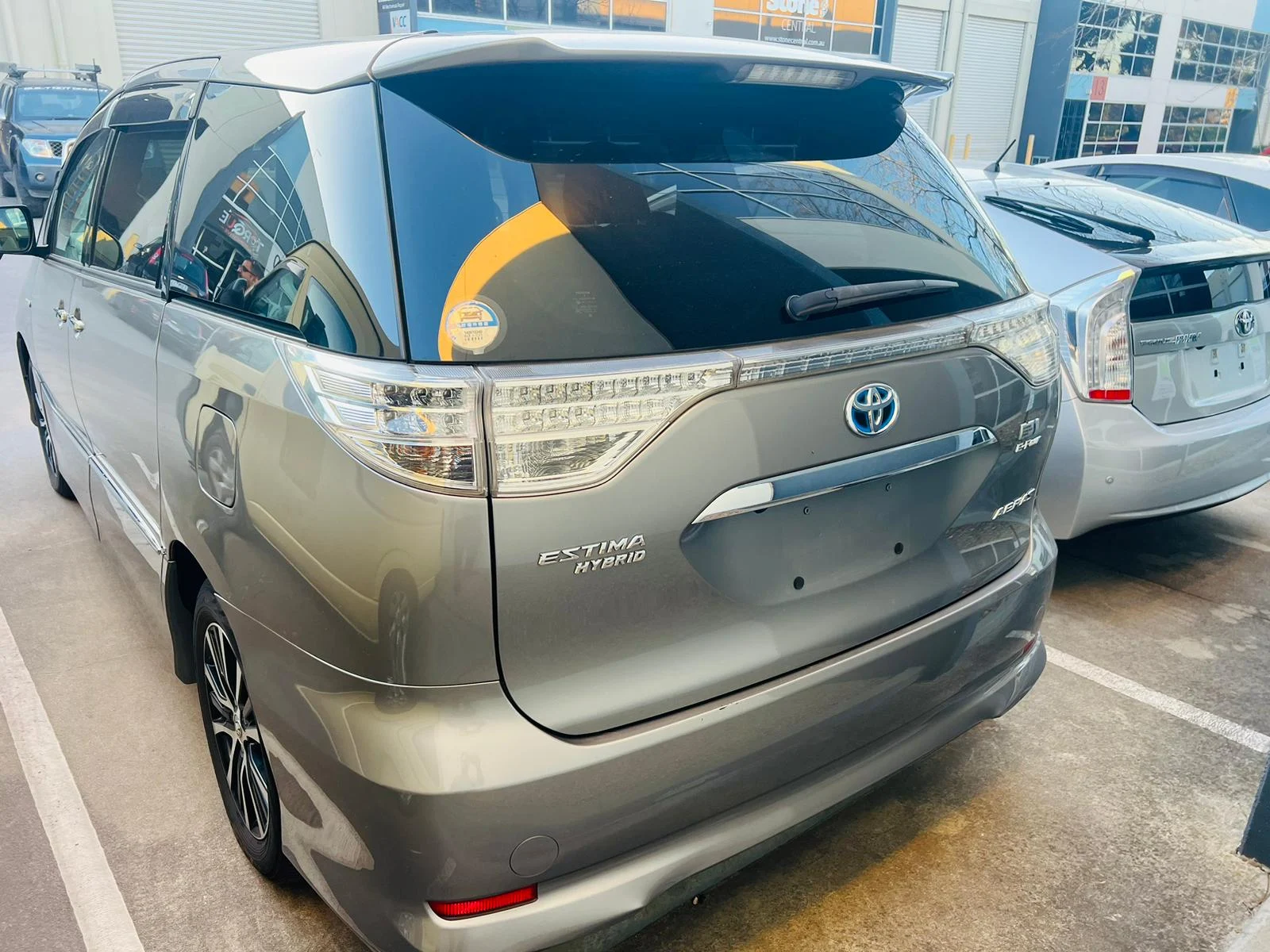 Toyota Estima Hybrid