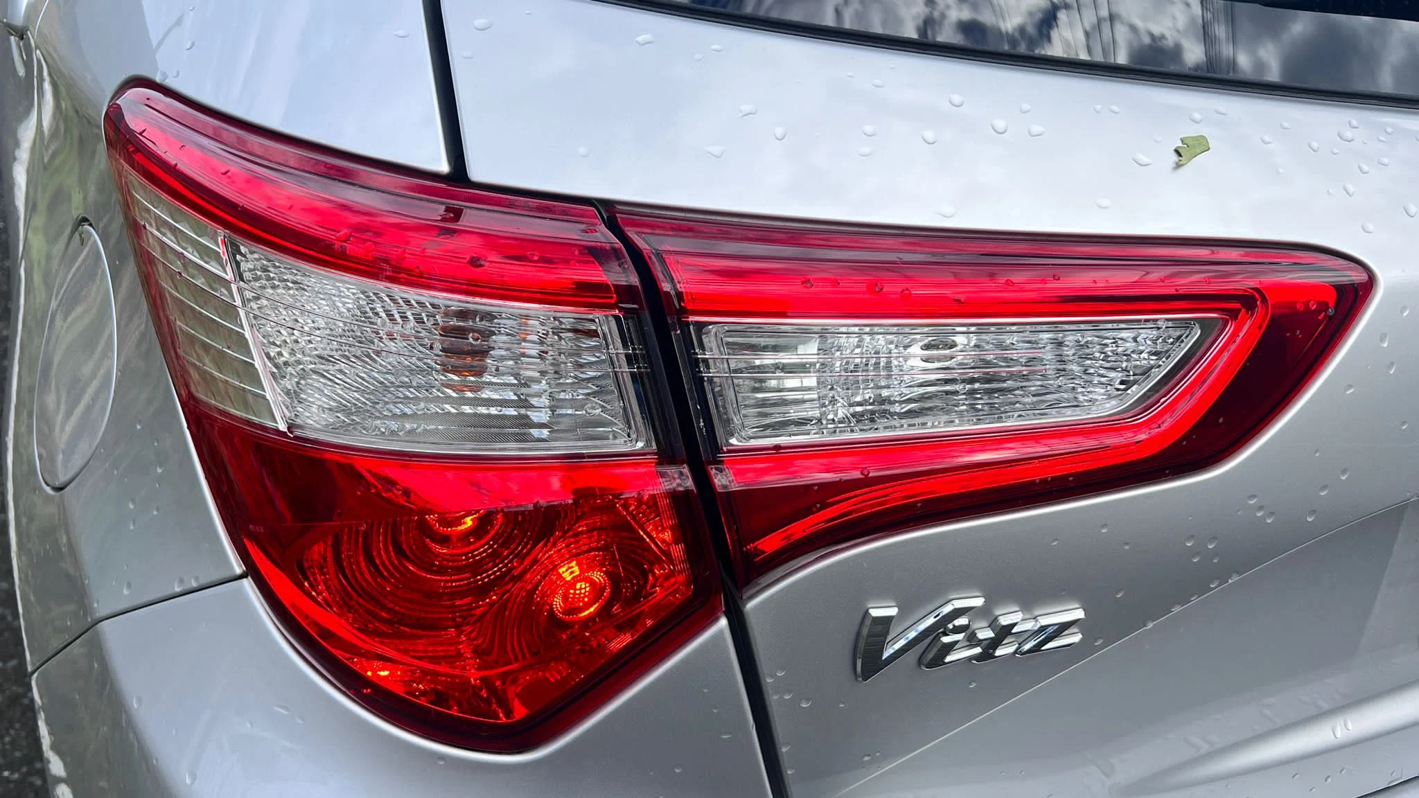 Toyota Vitz Hybrid – (Yaris)