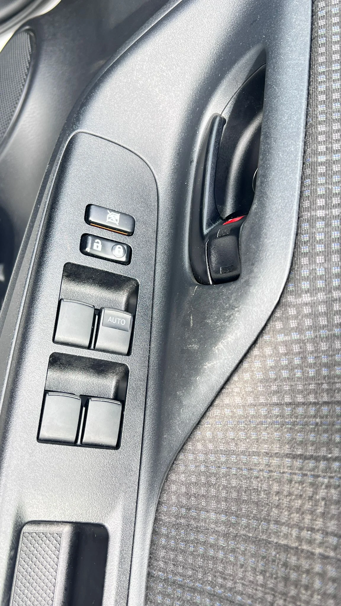 Toyota Vitz Hybrid – (Yaris)