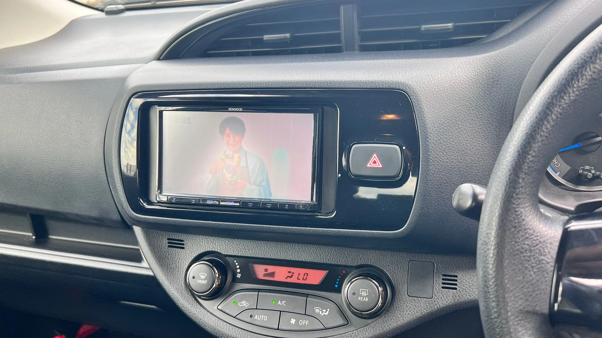Toyota Vitz Hybrid – (Yaris)